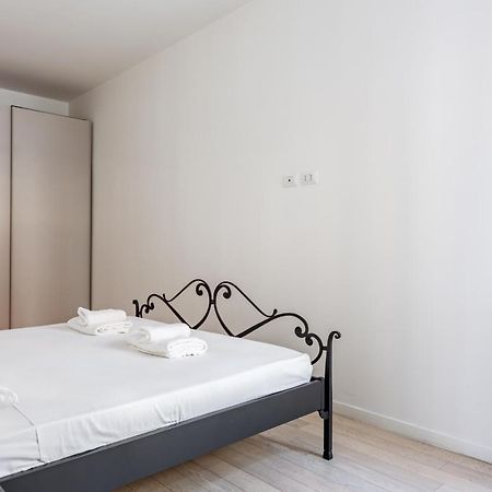 Milano Central Station Renovated Apt Екстер'єр фото